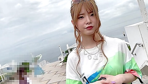 彼氏同伴で寝取られちゃうスレンダーギャルさんｗ