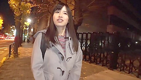 黒髪清純女子が巨乳の美おっぱいを晒して馬乗り騎乗位でピストン 黒髪清純女子が巨乳の美おっぱいを晒して馬乗り騎乗位でピストン