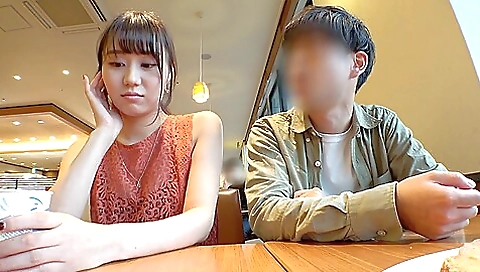 色白ビッチの美人グラドルをナンパして彼氏の前で潮吹き絶頂 色白ビッチの美人グラドルをナンパして彼氏の前で潮吹き絶頂